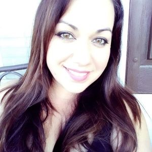 Meet your Posher, Paola